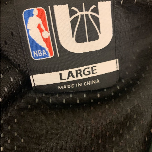 NBA Chicago Bulls Camo Nylon WindBreaker Woodland mesh size large lined snaps - Picture 5 of 8